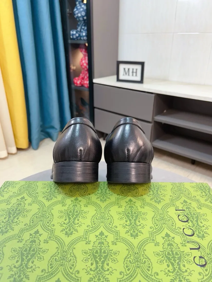 Men's shoes 💰500🌹🌹[GUCCI Gucci] A new style of formal men's leather shoes is coming ~ The original quality upper is made of Italian cowhide➕The leather is soft and delicate, comfortable and soft. The top layer of genuine leather, rubber wear-resistant outsole, the shoe shape is dignified and domineering, and the luxury charm is not concealed! The natural and free nouveau riche leads the trend. Code number: 38-44